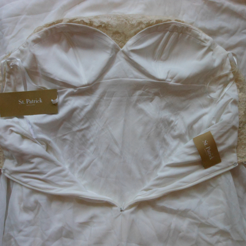 San Patrick by Pronovias Wedding Dress Leila - Picture 8 of 8